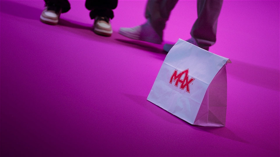 Max Burgers in design shot on pink background for Idol Billboard. Magoo Film Production.