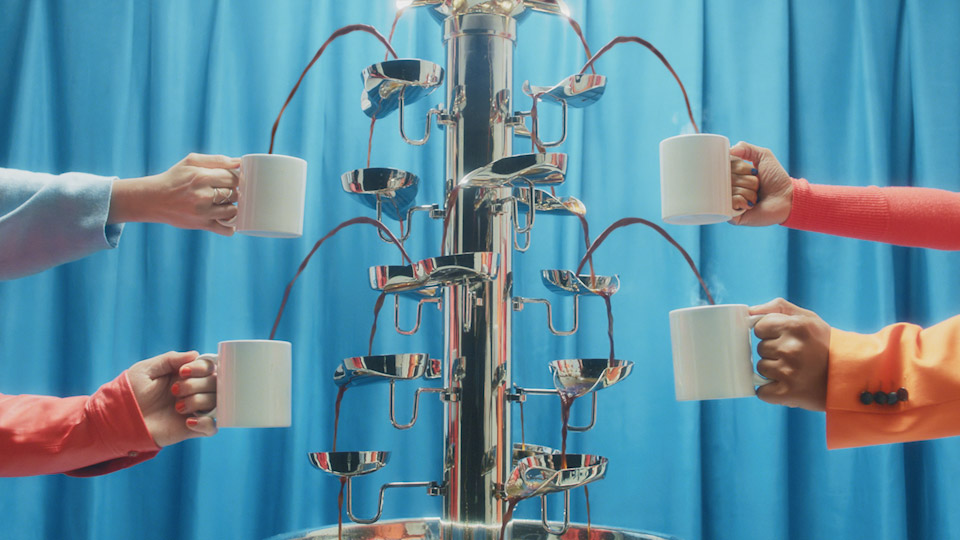 wierd designed coffee machine. VFX for commercial - Magoo VFX